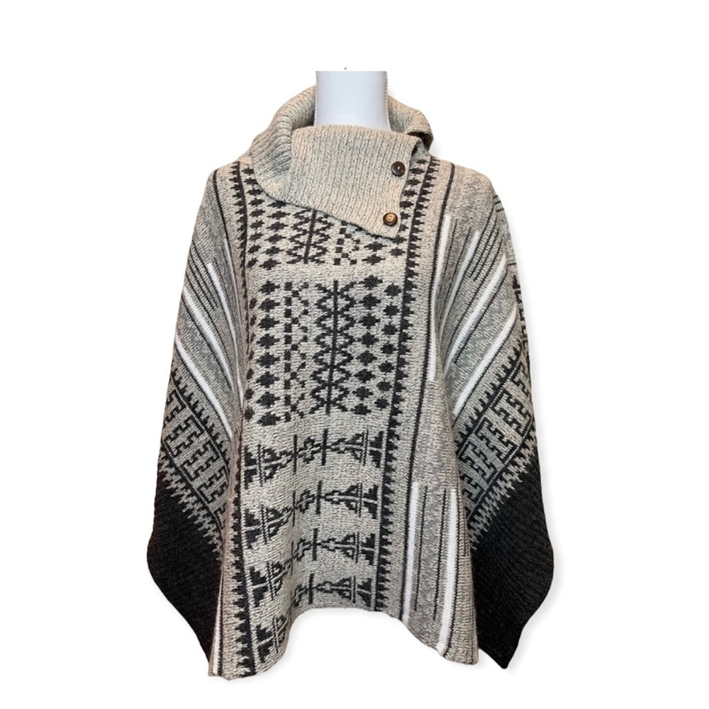 Yaira Pullover Poncho Sweater Cape Size O/S
